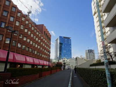 渋谷公園通りからアベマタワーズを望む